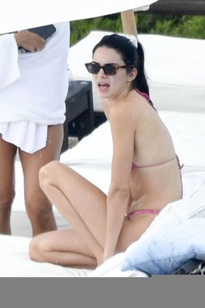 Kendall Jenner fotos Sensuais