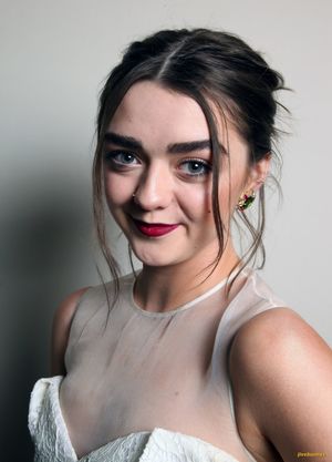 Maisie Williams Sexy Attrice Galleria